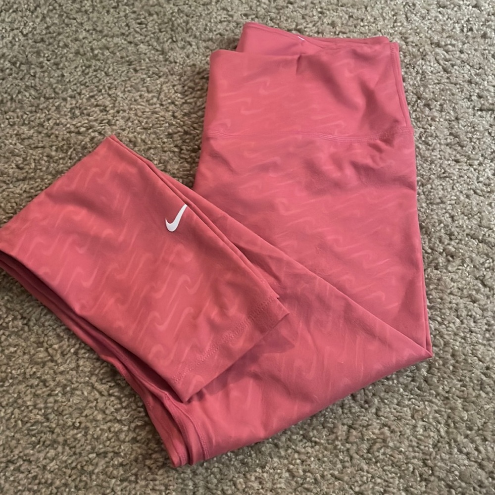 Nike Dri-Fit Leggings. Size: Medium